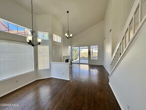 495 Novara Way in Oak Park, CA - Building Photo - Building Photo