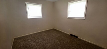 324 E Morningside St in Springfield, MO - Building Photo - Building Photo