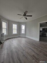 126 Winthrop St in New Britain, CT - Foto de edificio - Building Photo