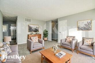 614 Palace Ln, Unit P-1107 in Columbus, OH - Building Photo - Building Photo