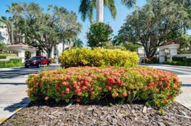 2204 Tuscany Way, Unit 2204 in Boynton Beach, FL - Foto de edificio - Building Photo