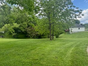 77 Bethy Rd in London, KY - Foto de edificio - Building Photo