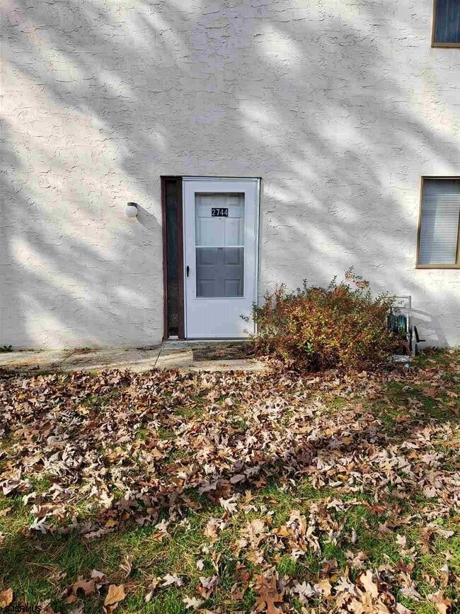 property at 2744 Mimosa Ct