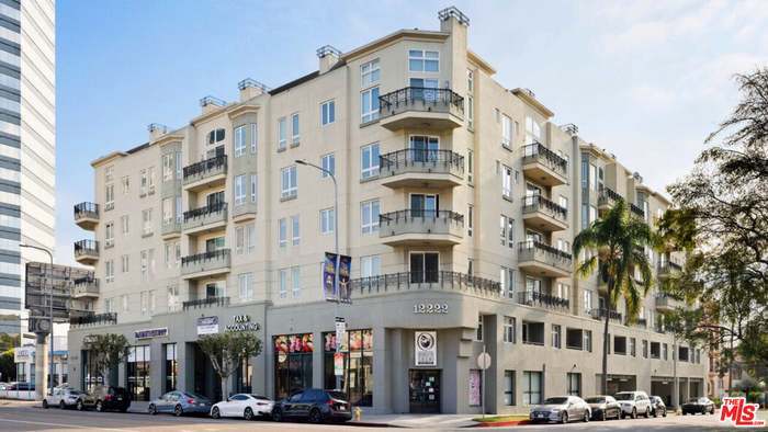 12222 Wilshire Blvd, Unit PH7 in Los Angeles, CA - Building Photo