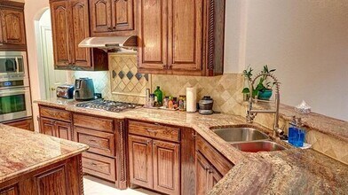 1224 Willowdale Ln in Irving, TX - Building Photo - Building Photo
