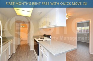 3002 E Waltann Ln, Unit 4 in Phoenix, AZ - Building Photo