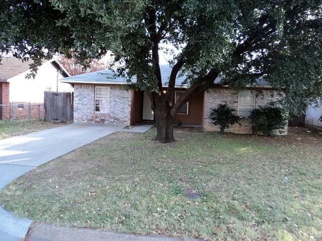 property at 913 Baldwin St