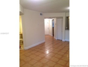 15555 N Miami Lakeway-Unit -20718 in Miami Lakes, FL - Foto de edificio - Building Photo