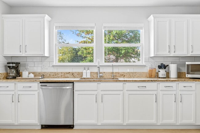 12114 Brushfield Ln in Fishers, IN - Building Photo - Building Photo