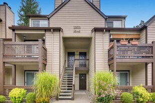 Stratford Apartments in Beaverton, OR - Building Photo