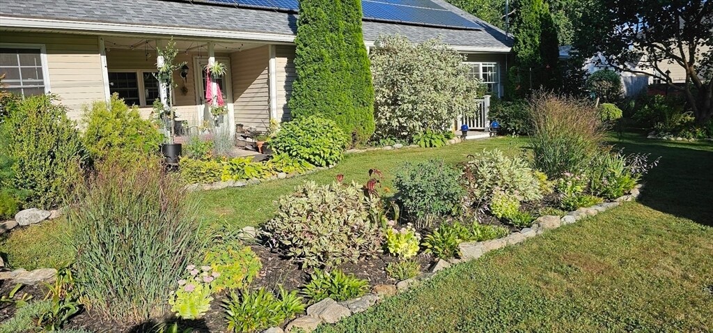 9 Hoyt Ave in Amesbury, MA - Building Photo