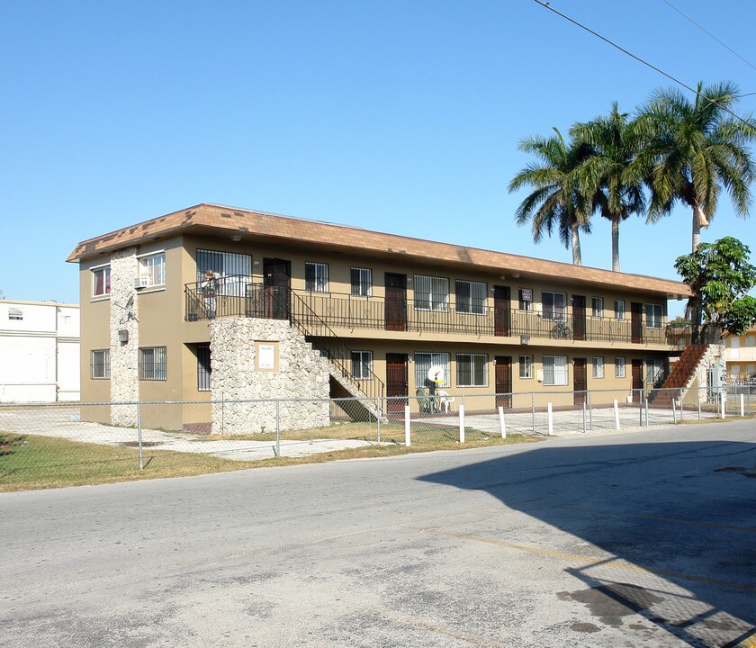 40 NE 9th St in Homestead, FL - Building Photo