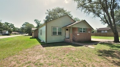 1701 West St in Rosenberg, TX - Building Photo - Building Photo