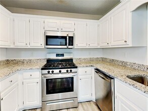 220 Ashland Manor Dr in Lawrenceville, GA - Building Photo - Building Photo