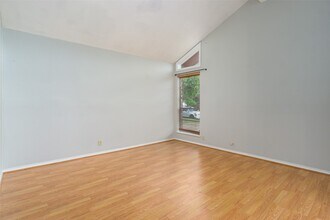 2119 Williamsburg Ct S in League City, TX - Foto de edificio - Building Photo