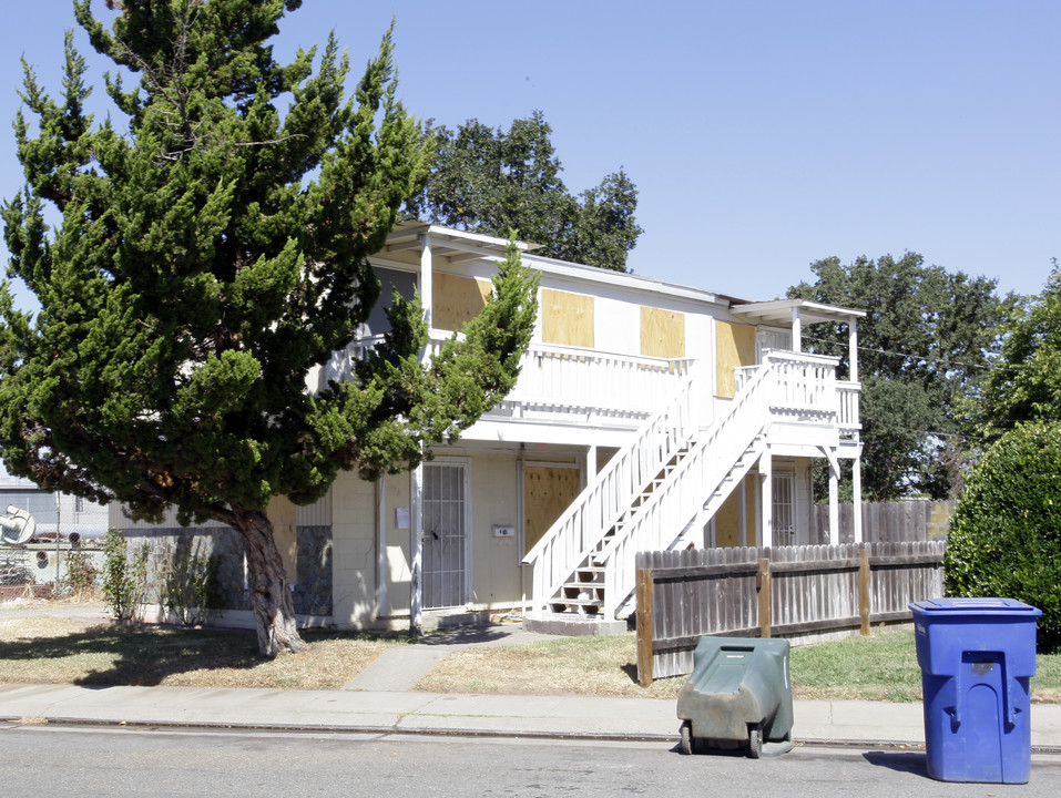 1117 El Monte Ave in Sacramento, CA - Building Photo