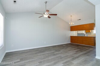 800 Melbourne Ct in Wilmington, NC - Building Photo - Building Photo