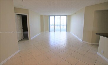 3530 Mystic Pointe Dr, Unit 2207 in Aventura, FL - Building Photo - Building Photo