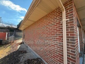 2408 Caverhill Dr in St. Louis, MO - Building Photo - Building Photo