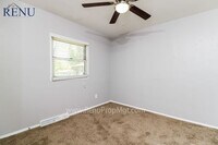 807 Undercliff Dr photo'