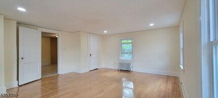 241 Main St in Millburn, NJ - Building Photo - Building Photo