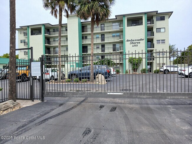1251 S Atlantic Ave in Cocoa Beach, FL - Building Photo - Building Photo