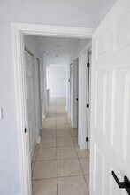 1626 43rd St in West Palm Beach, FL - Building Photo - Building Photo