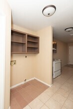 412 W Aurora Dr in Laredo, TX - Foto de edificio - Building Photo
