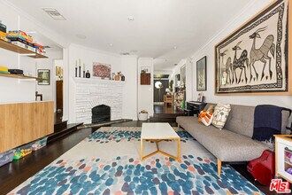 4202 Benedict Canyon Dr in Los Angeles, CA - Building Photo - Building Photo
