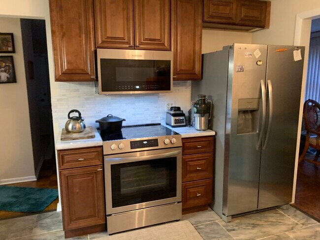 314 New Salem St in Park Forest, IL - Building Photo - Building Photo