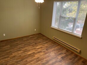 2713 S Alder St, Unit 2nd Floor in Philadelphia, PA - Building Photo - Building Photo