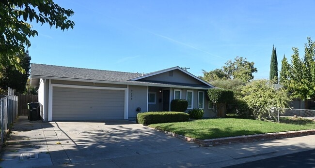 9698 Gamay Way in Elk Grove, CA - Building Photo - Building Photo