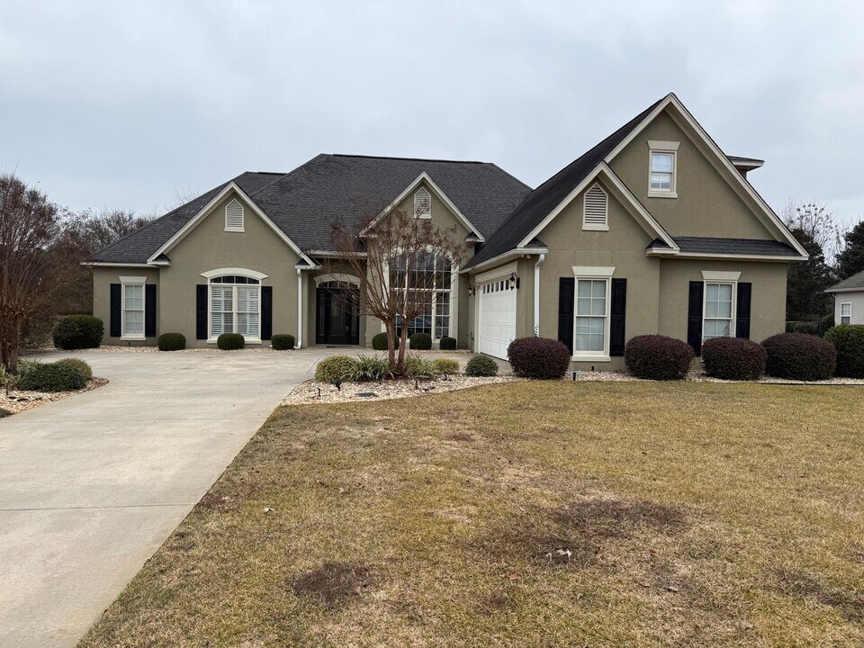 4541 Lacosta Dr in Albany, GA - Building Photo