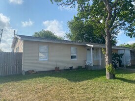 1217 Lum St in Corpus Christi, TX - Building Photo