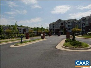 725 Denali Way-Unit -101 in Charlottesville, VA - Building Photo - Building Photo
