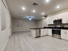 12571 W Gentle Rain Rd in Peoria, AZ - Building Photo - Building Photo