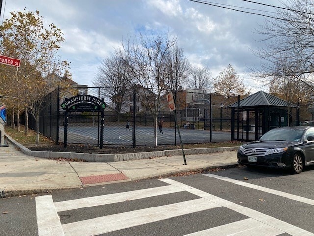 67 Nichols St in Everett, MA - Foto de edificio - Building Photo