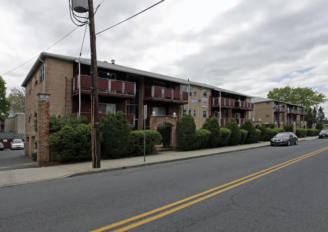 Felicia Village in Irvington, NJ - Building Photo - Building Photo