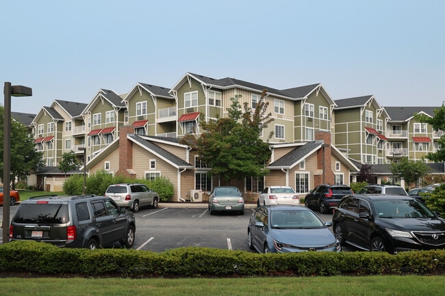 Colonial Gardens Gracious Retirement Living in Beverly, MA - Building Photo - Building Photo