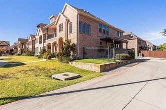 516 Renaissance Ln in Irving, TX - Building Photo - Building Photo