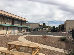 Thurber Terrace in Tucson, AZ - Building Photo - Building Photo