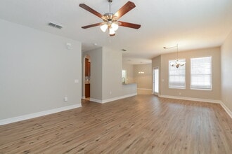 3303 Primrose Willow Dr in Harmony, FL - Foto de edificio - Building Photo