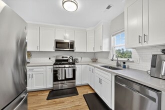 3932 Burns Pl SE in Washington, DC - Foto de edificio - Building Photo
