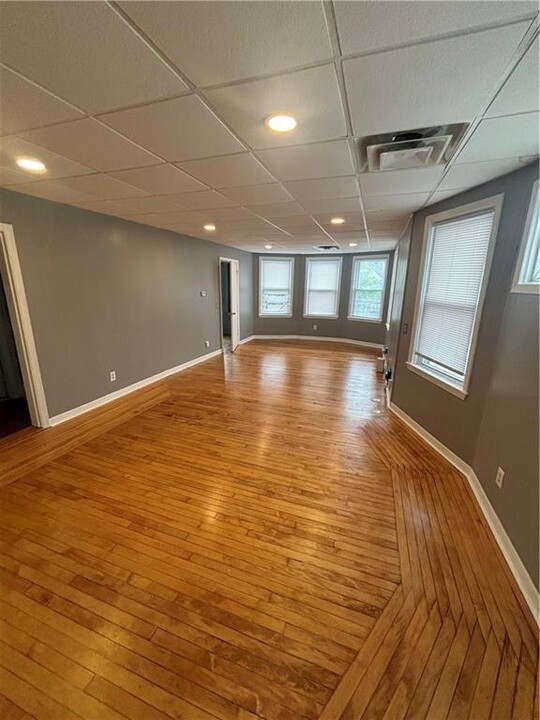 148 Wentworth Ave in Cranston, RI - Building Photo