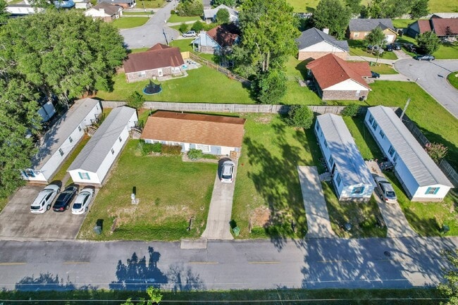 1301 Idella Walker Rd in Hinesville, GA - Building Photo - Building Photo