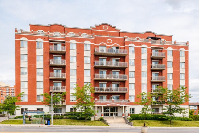 Chateau Des Boulevards in Laval, QC - Building Photo - Building Photo