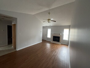 216 Deer Creek Dr in Jacksonville, NC - Building Photo - Building Photo
