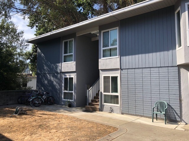421 Dana St in San Luis Obispo, CA - Foto de edificio - Primary Photo