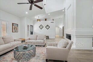 10198 E San Salvador Dr in Scottsdale, AZ - Building Photo