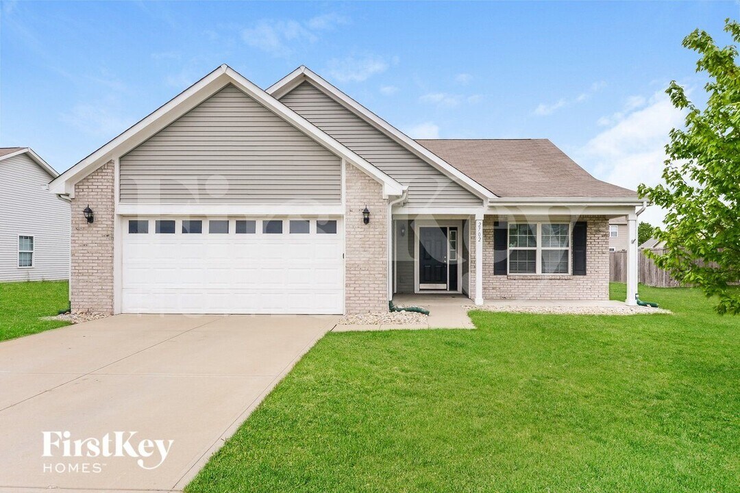 2702 Kilmurray Dr in Brownsburg, IN - Foto de edificio